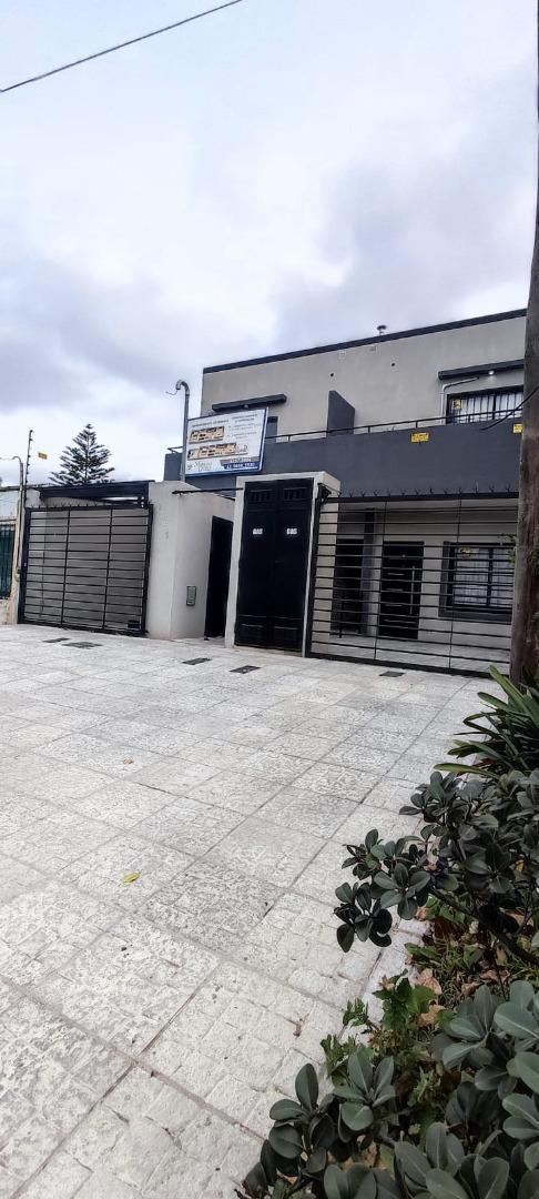 Azcuenaga 1600 , Piso 1