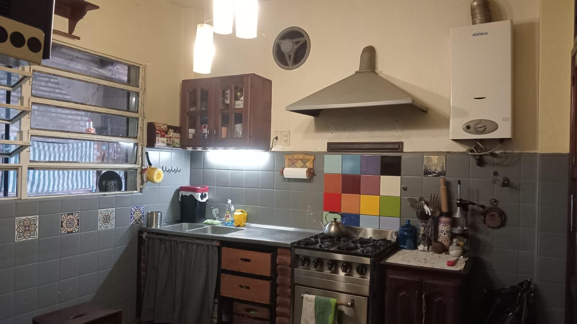 Casa 5 ambientes con 2 baños