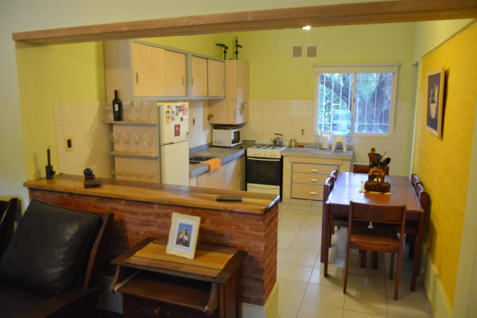 Casa 4 ambientes con 3 baños