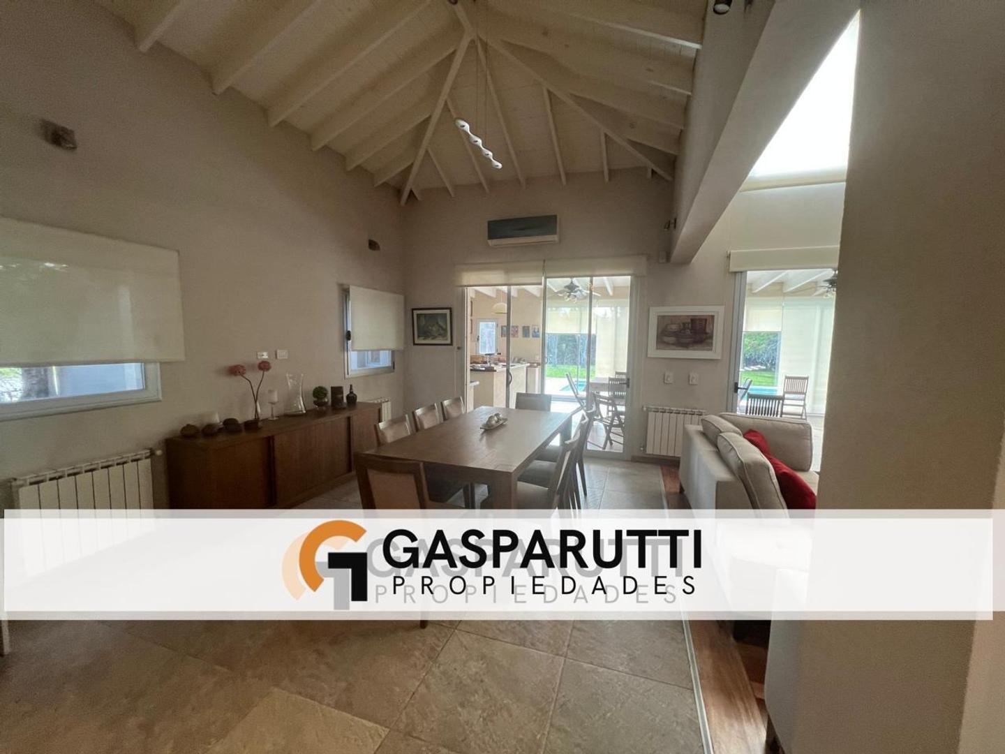 Casa en Alquiler con 8 cocheras