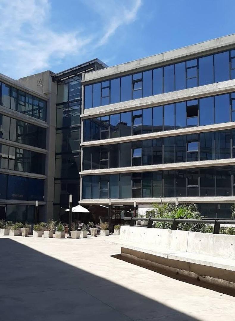 Oficina con cochera, Complejo Empresarial K41, Moreno