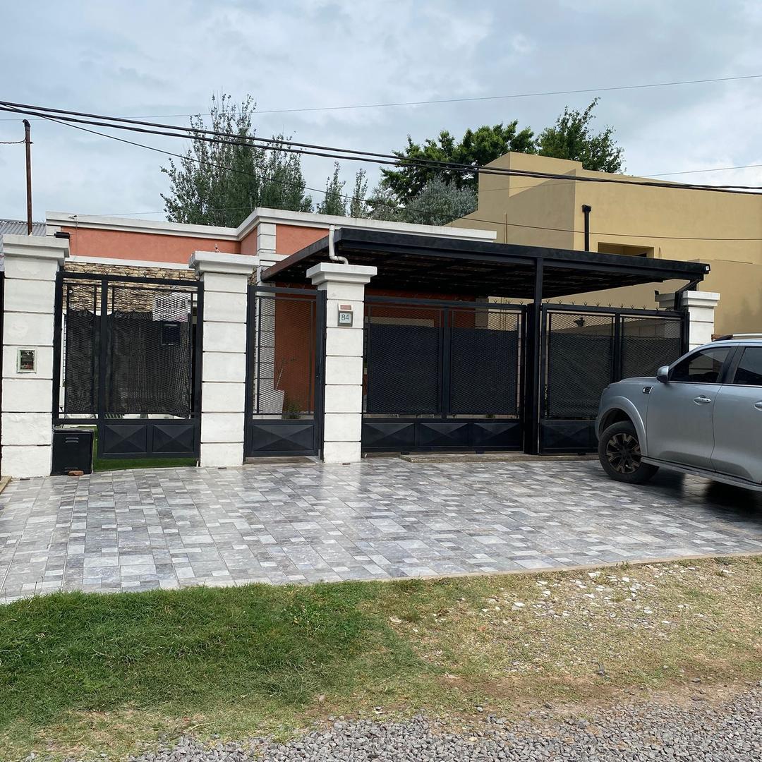 Casa en venta 4 amb. Pilar