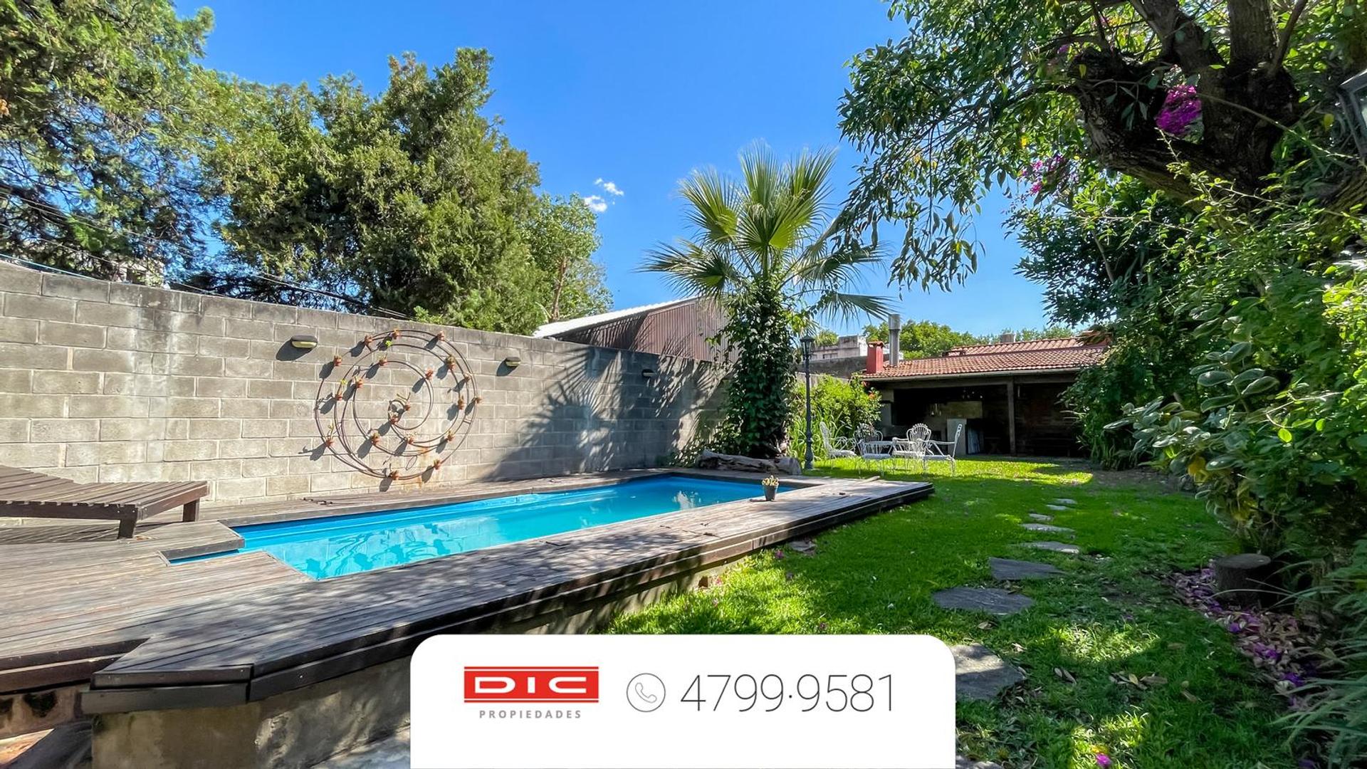 Casa 5 dormitorios Venta - Olivos-Vias/Maipu