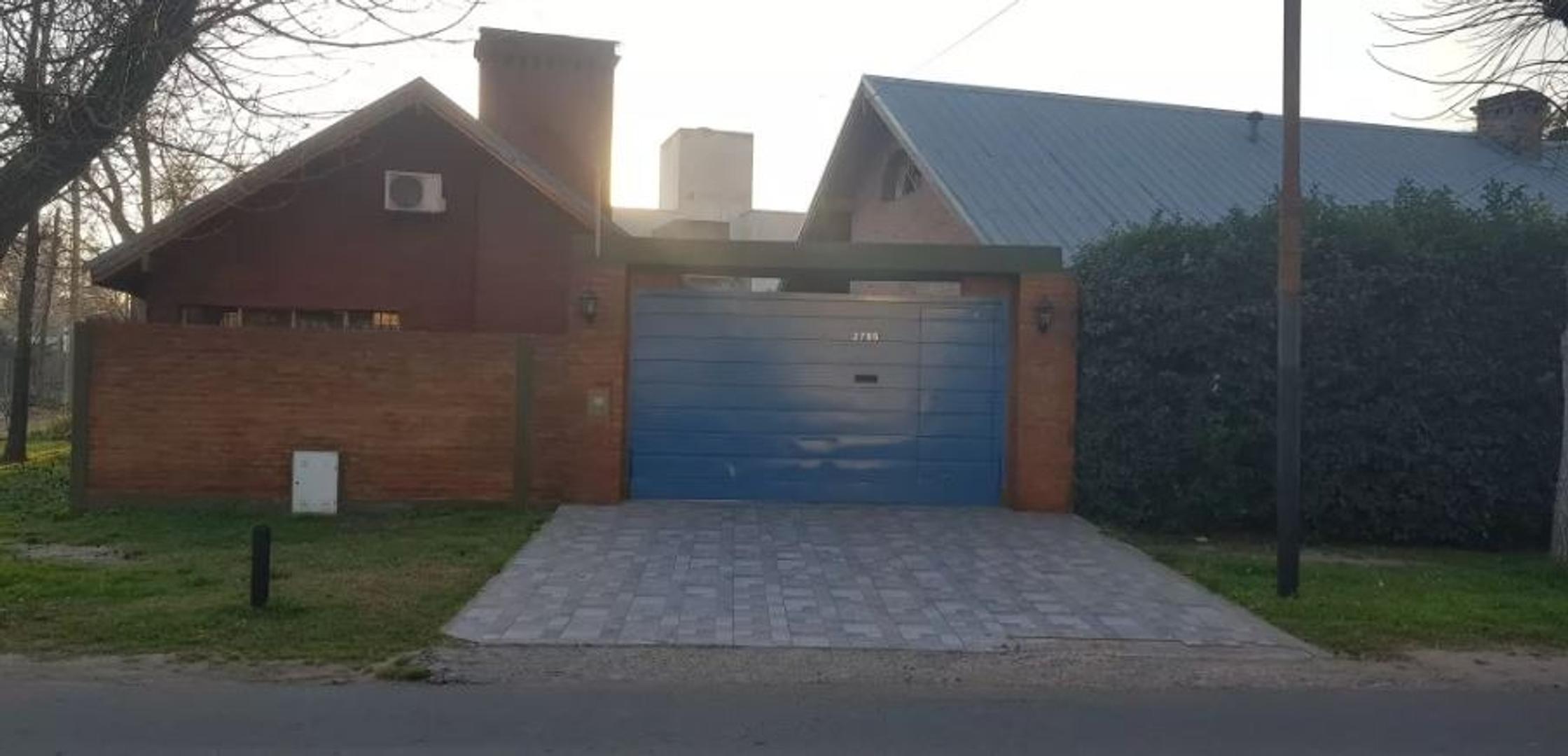 Casa de 3 dormitorios en venta en City Bell, La Plata