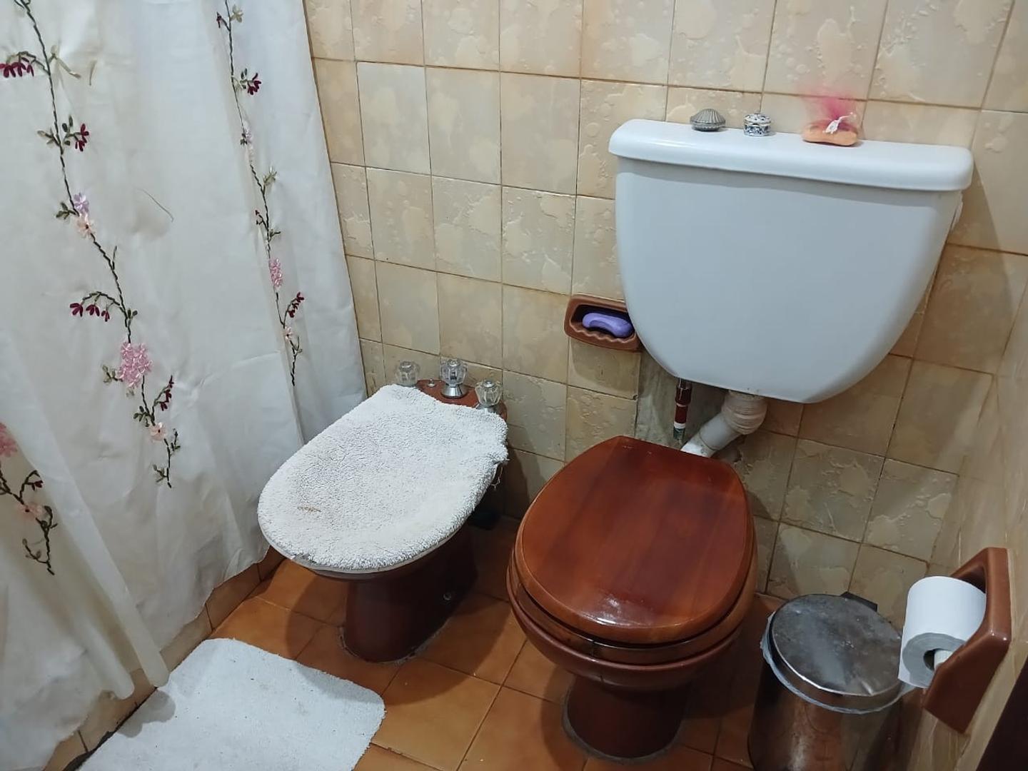 Casa 3 ambientes con 2 baños