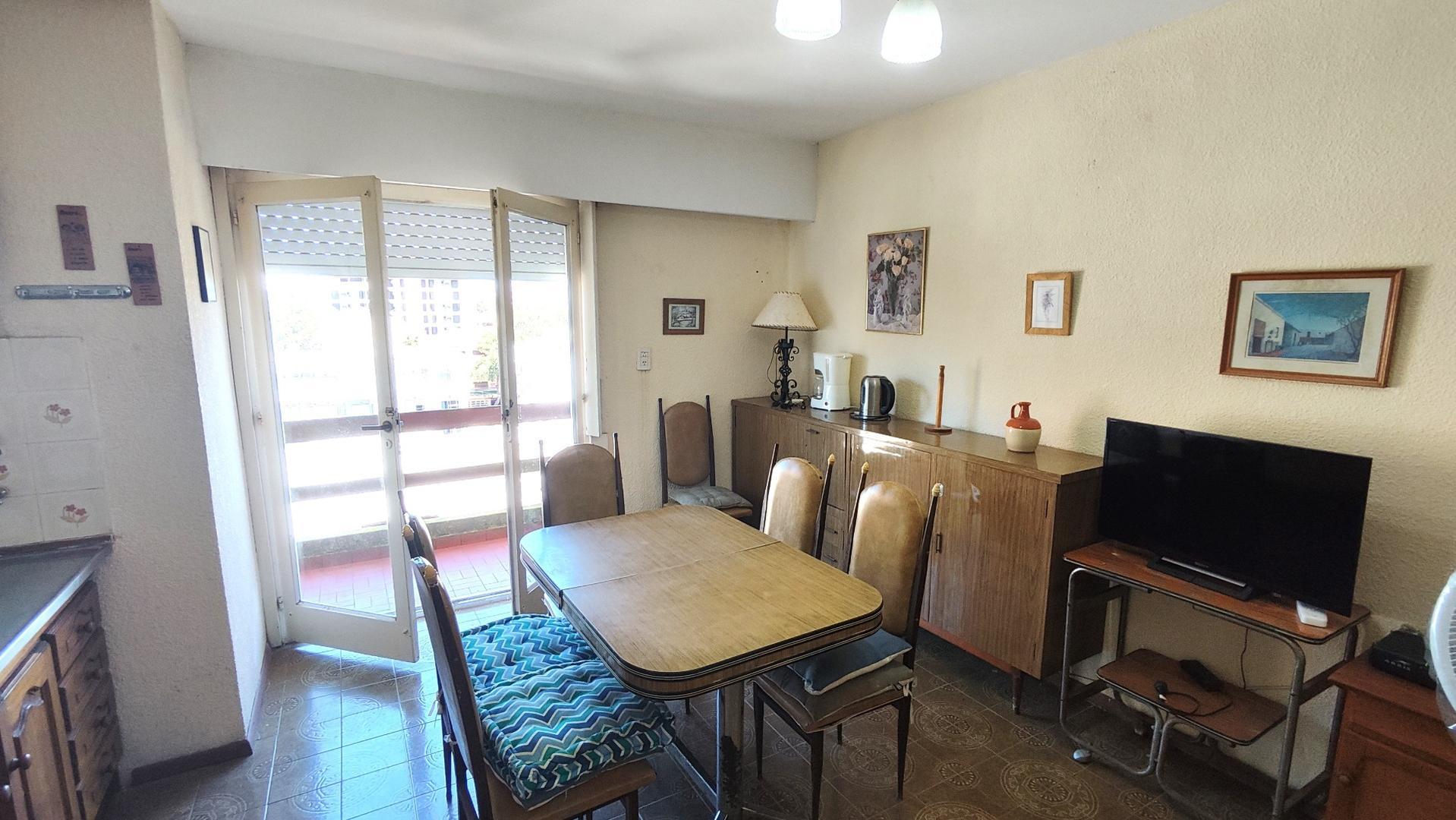 “Depto 2?amb a 150?m del mar – pleno centro comercial”