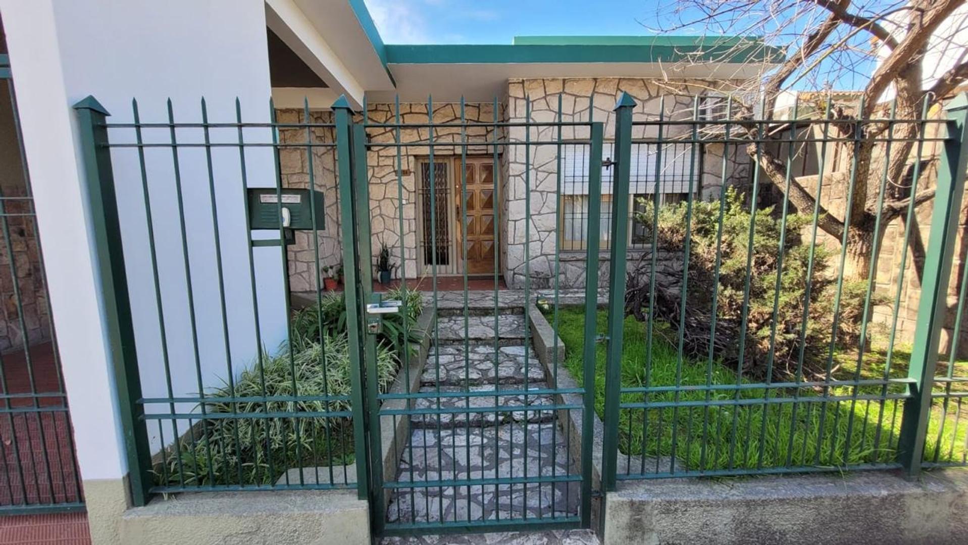 Casa en venta 3 ambientes en Berazategui