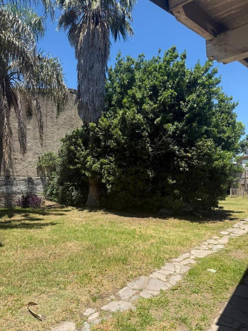 Chalet 4 ambientes sobre lote de 700m2