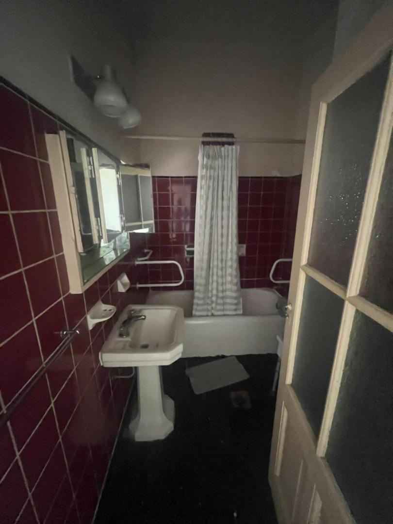 CASA 4 DORMITORIOS /ESRITORIO/TERRAZA