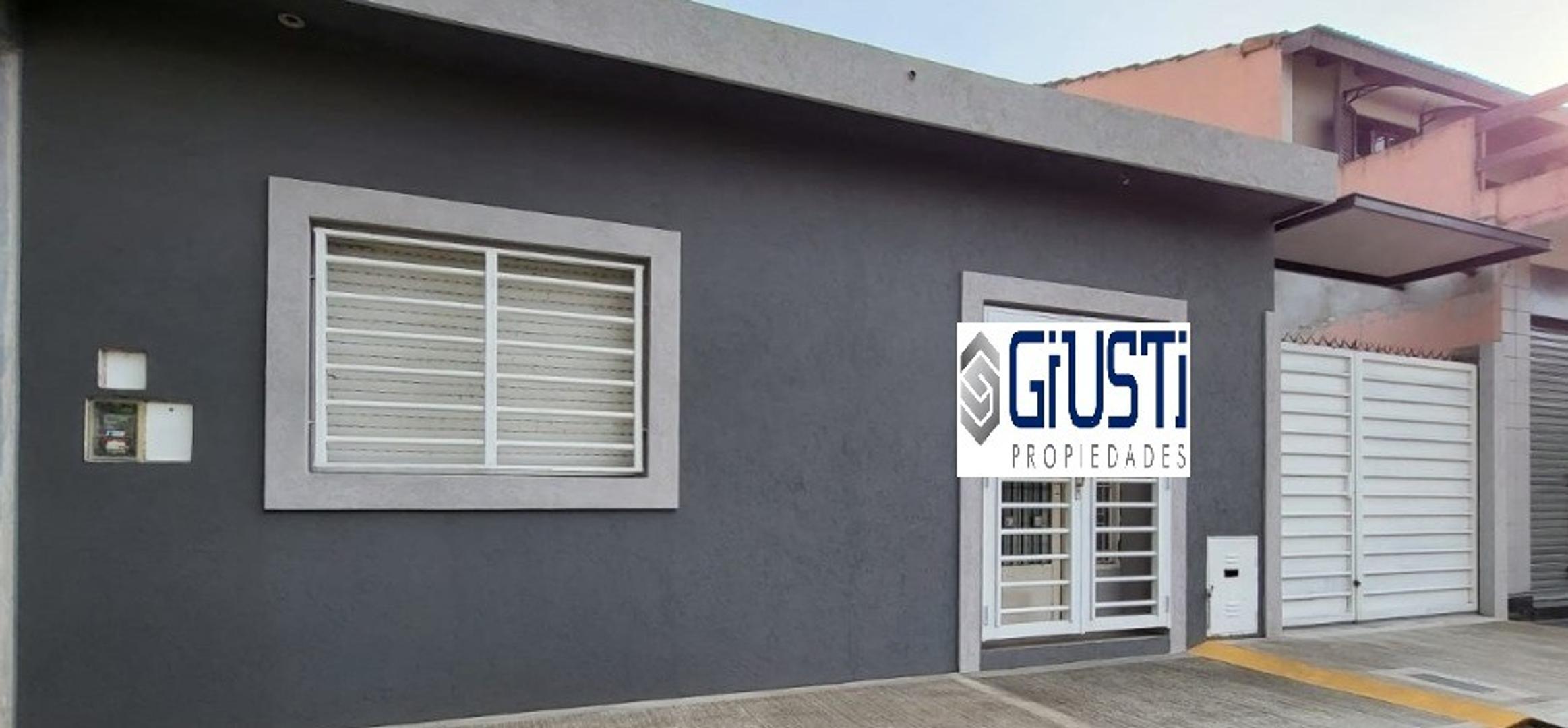 Permuta. Venta casa  americana 3 ambientes cochera.¨