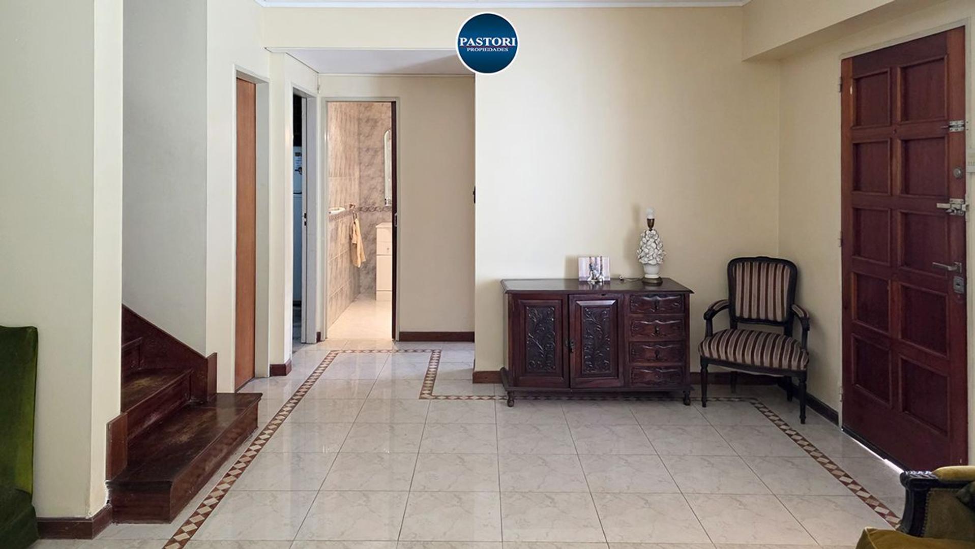 Casa 5 ambientes con 3 baños