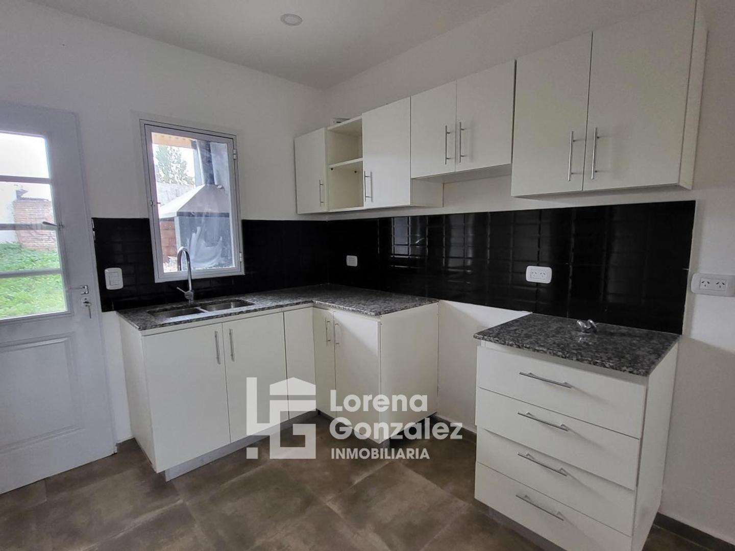 Casa 3 ambientes con 2 baños