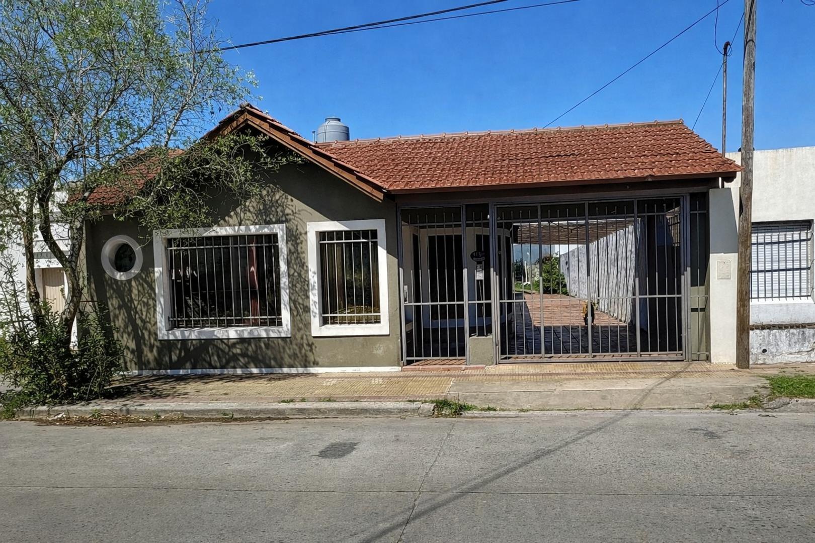 Propiedad Premium con Consultorio, Salón, Pileta y Parque