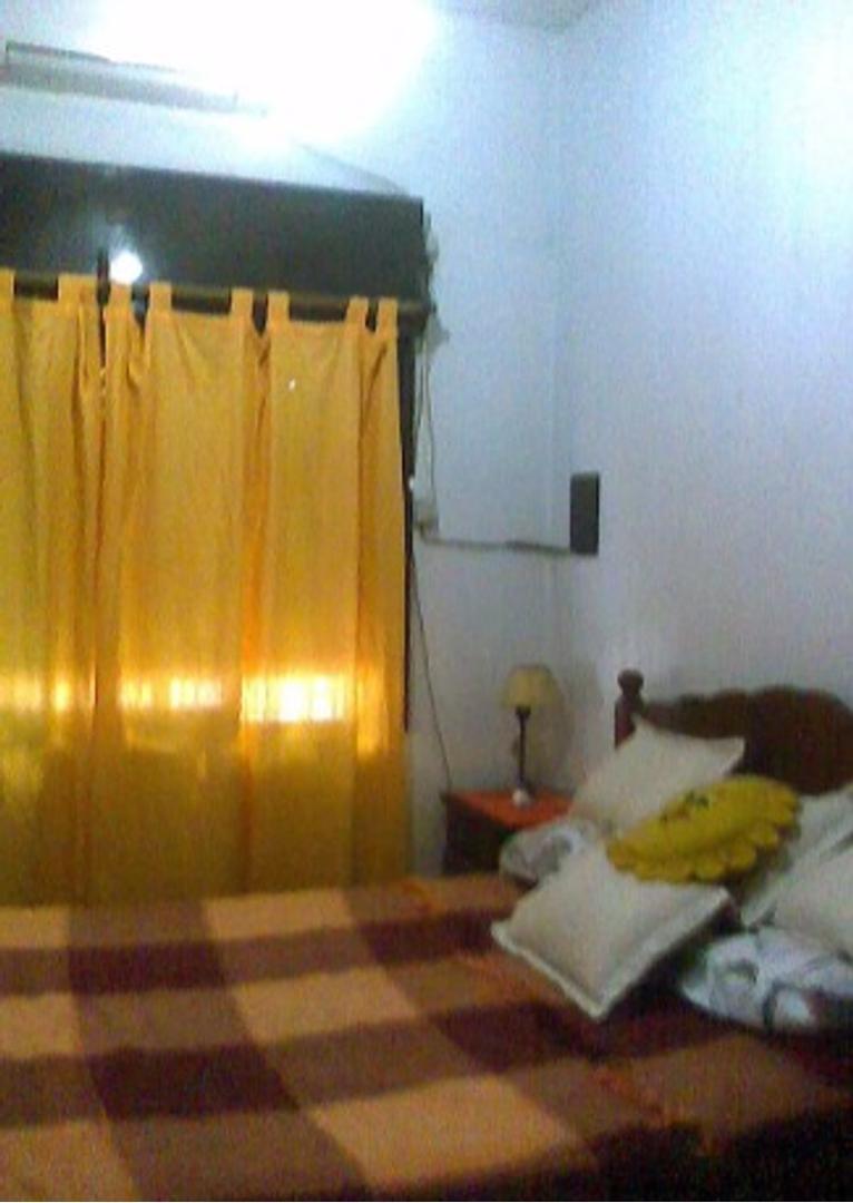 Casa 5 ambientes con 1 baño