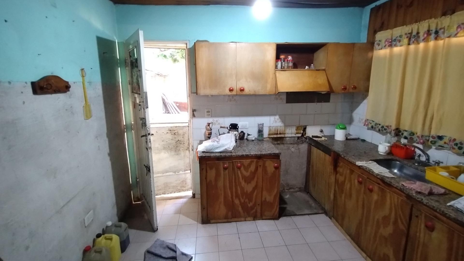 Casa 3 ambientes con 1 baño