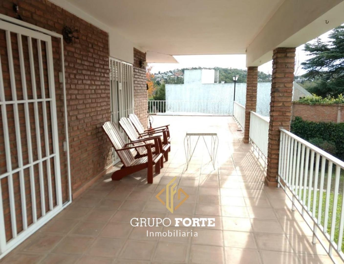 Casa 5 ambientes con 2 baños