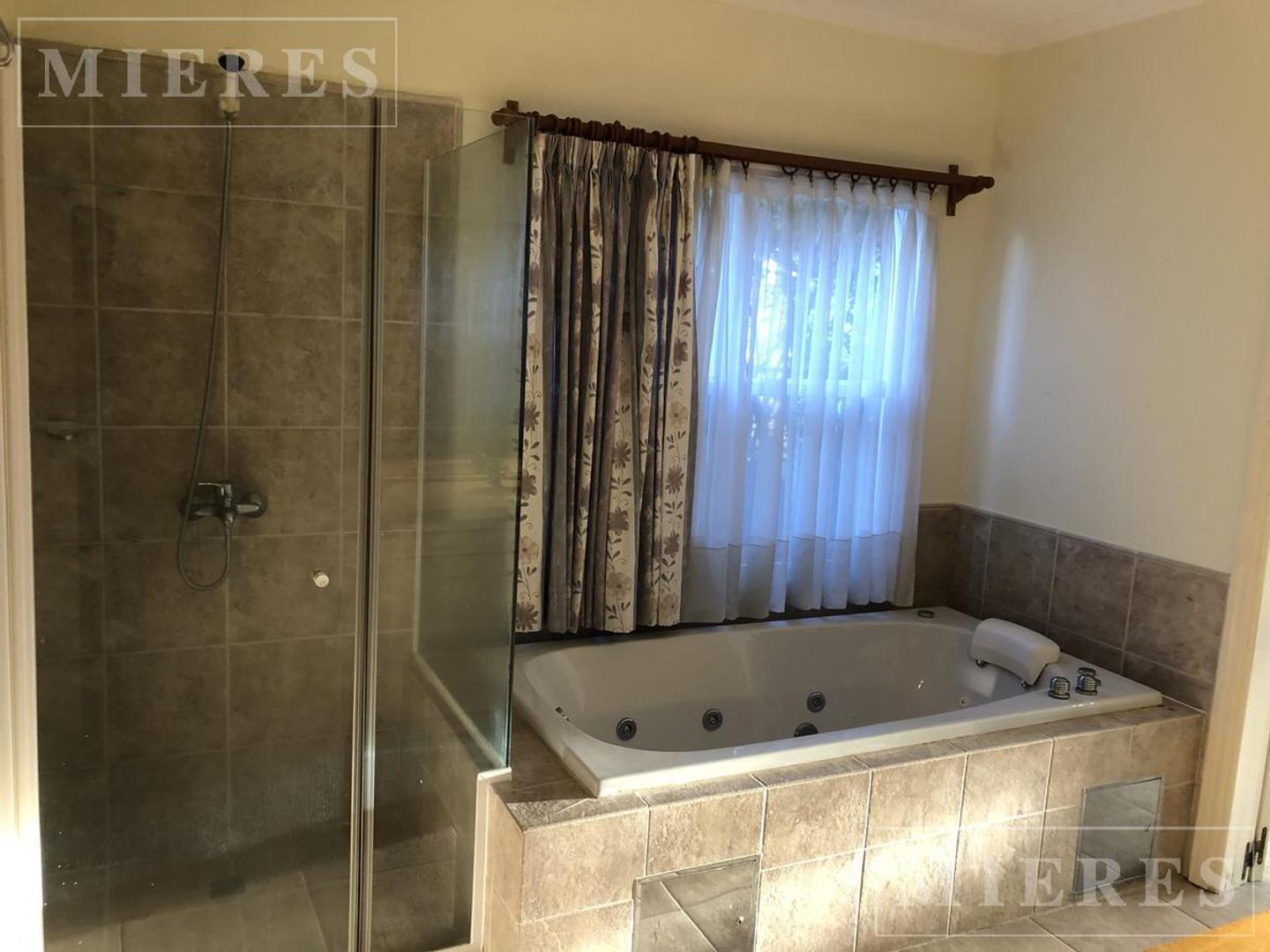 Casa en Venta al Oeste