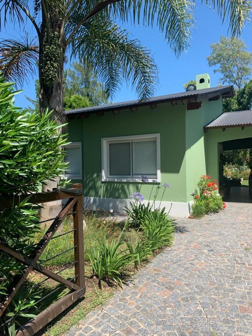 Casa 4 ambientes con 3 baños