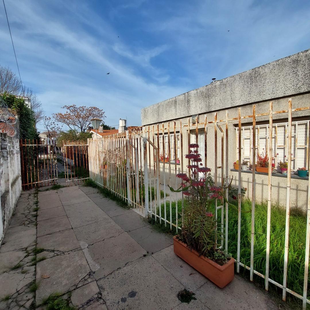 Casa interna de 2 Dormitorios.