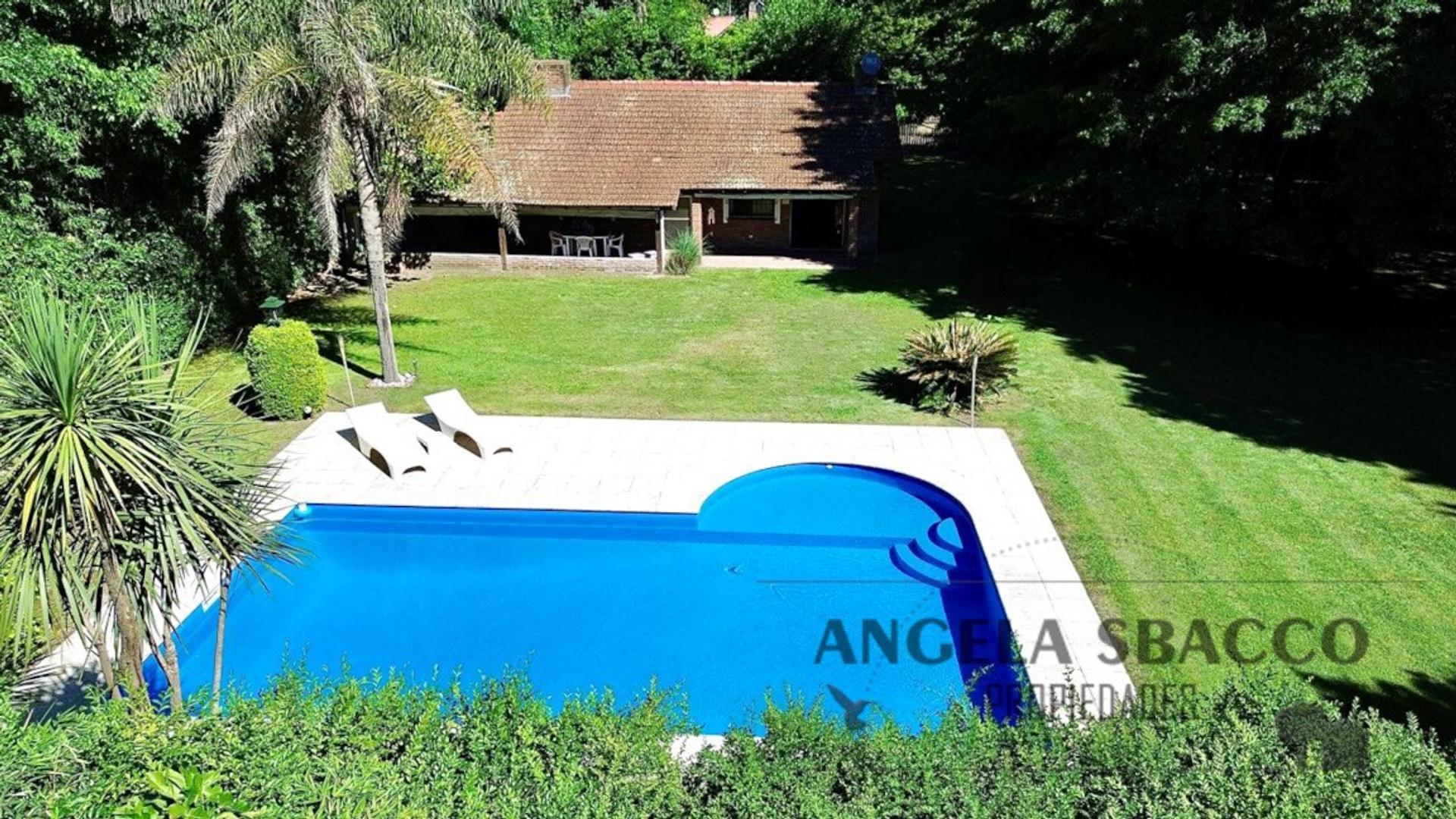 Casa 3 ambientes con 2 baños