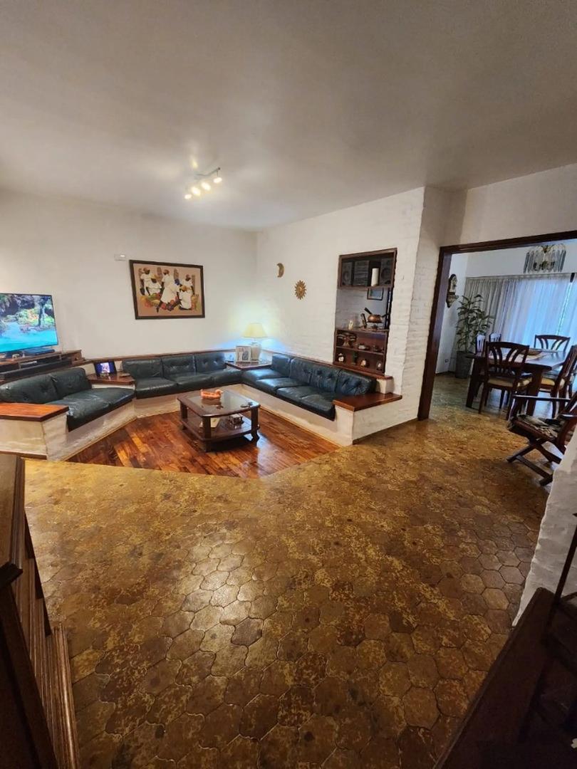 CASA EN VENTA SOREDA 6200 WILDE CENTRO A MTS DE LAS FLORES