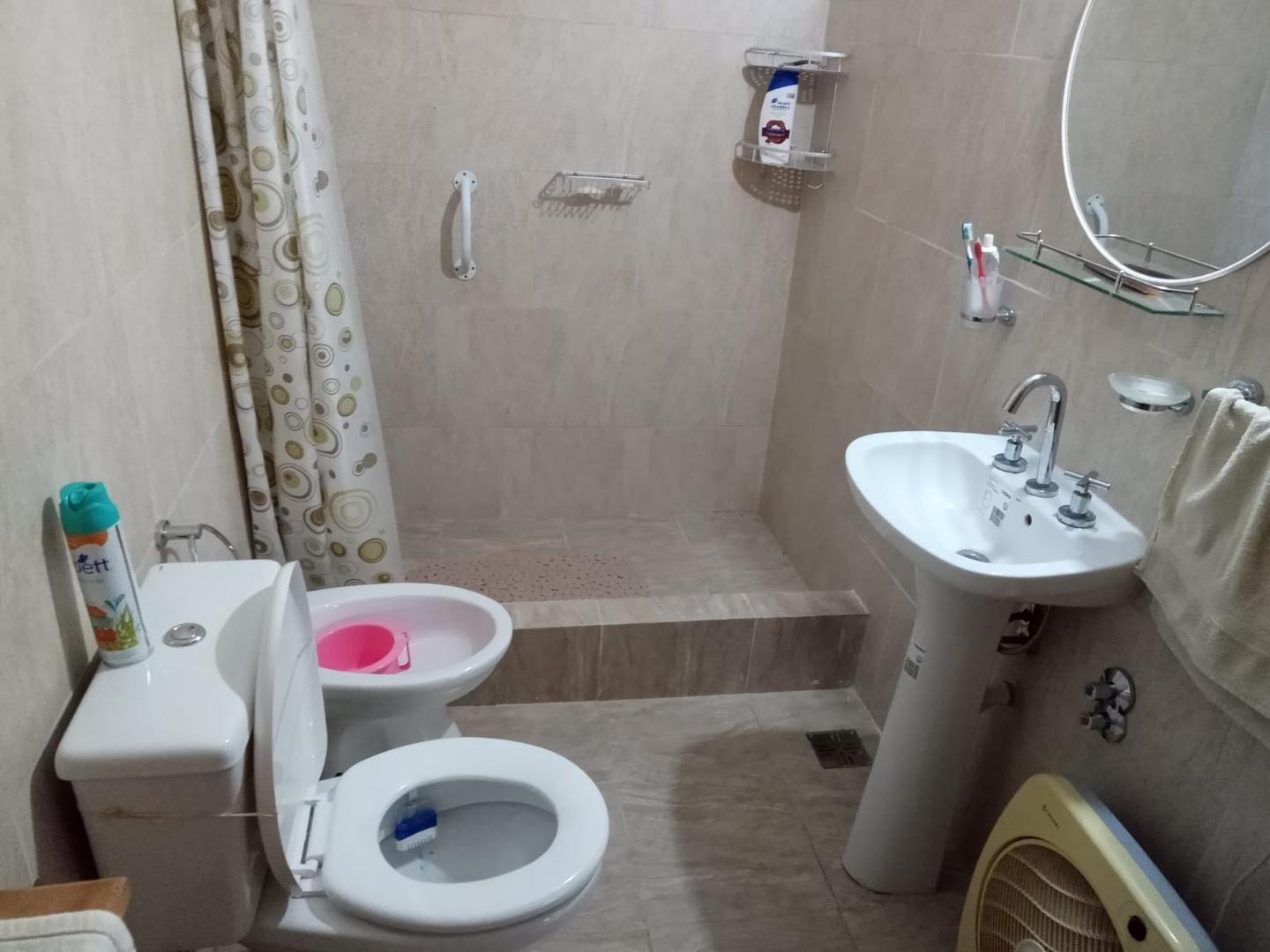 Depto Tipo Casa 4 ambientes con 2 baños