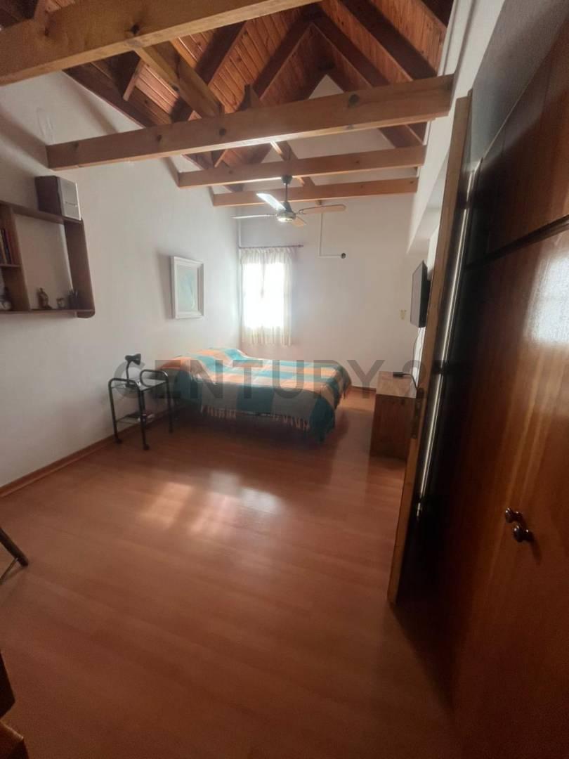 27 entre 72 y 73. Dúplex en venta