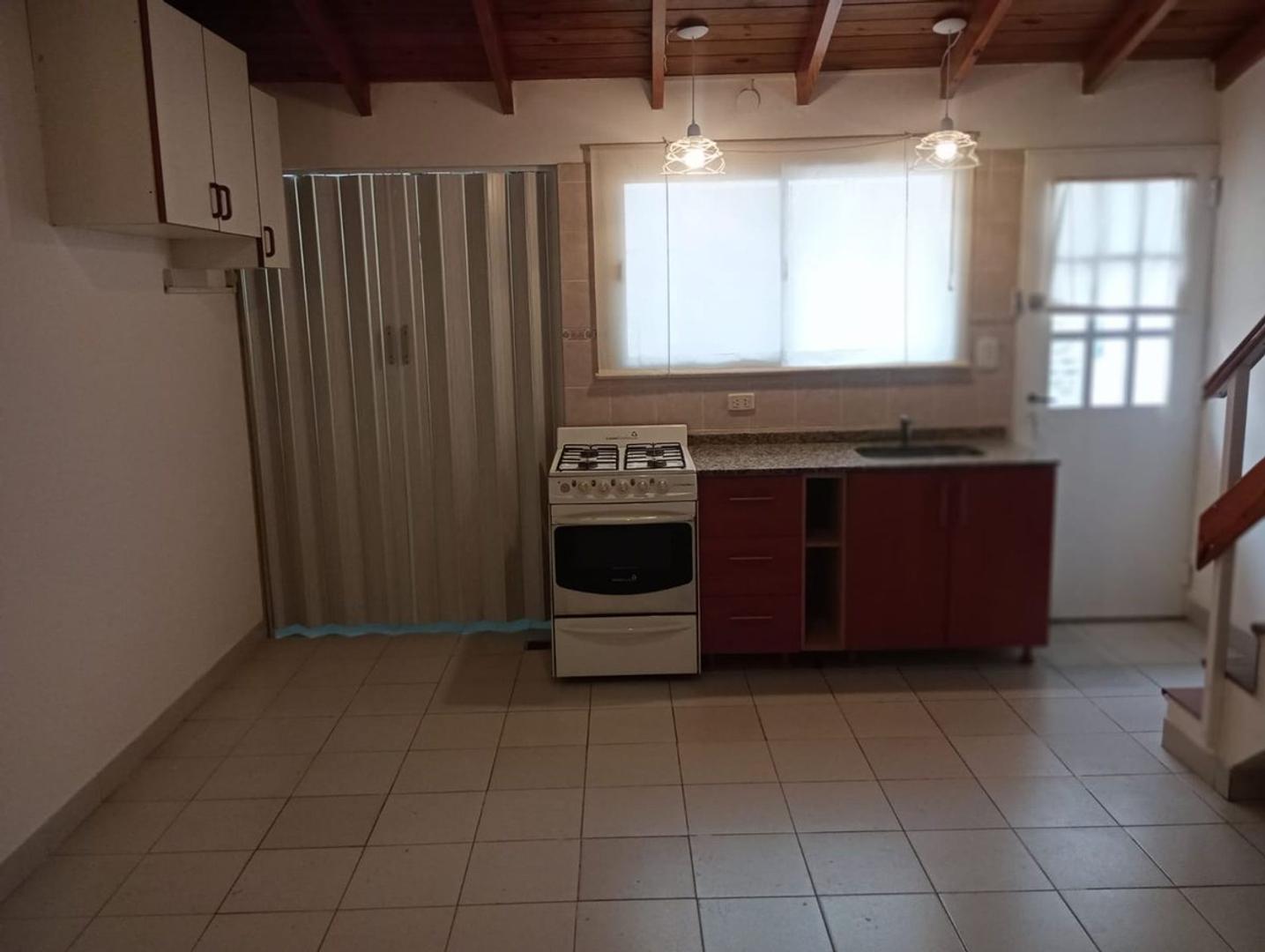 Depto Tipo Casa en Alquiler en San Andres, $ 590.000