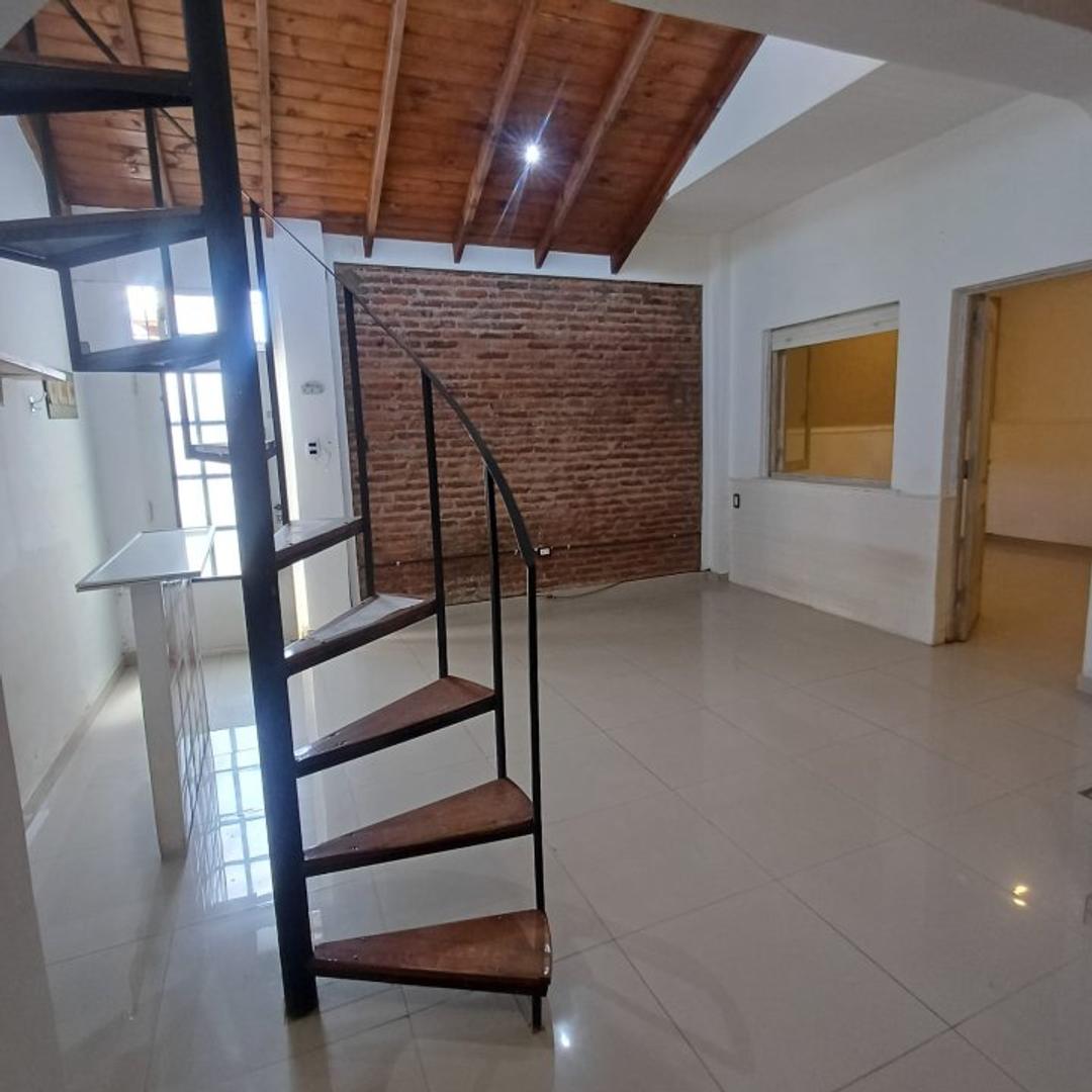 Depto Tipo Casa en Venta de 2 ambientes