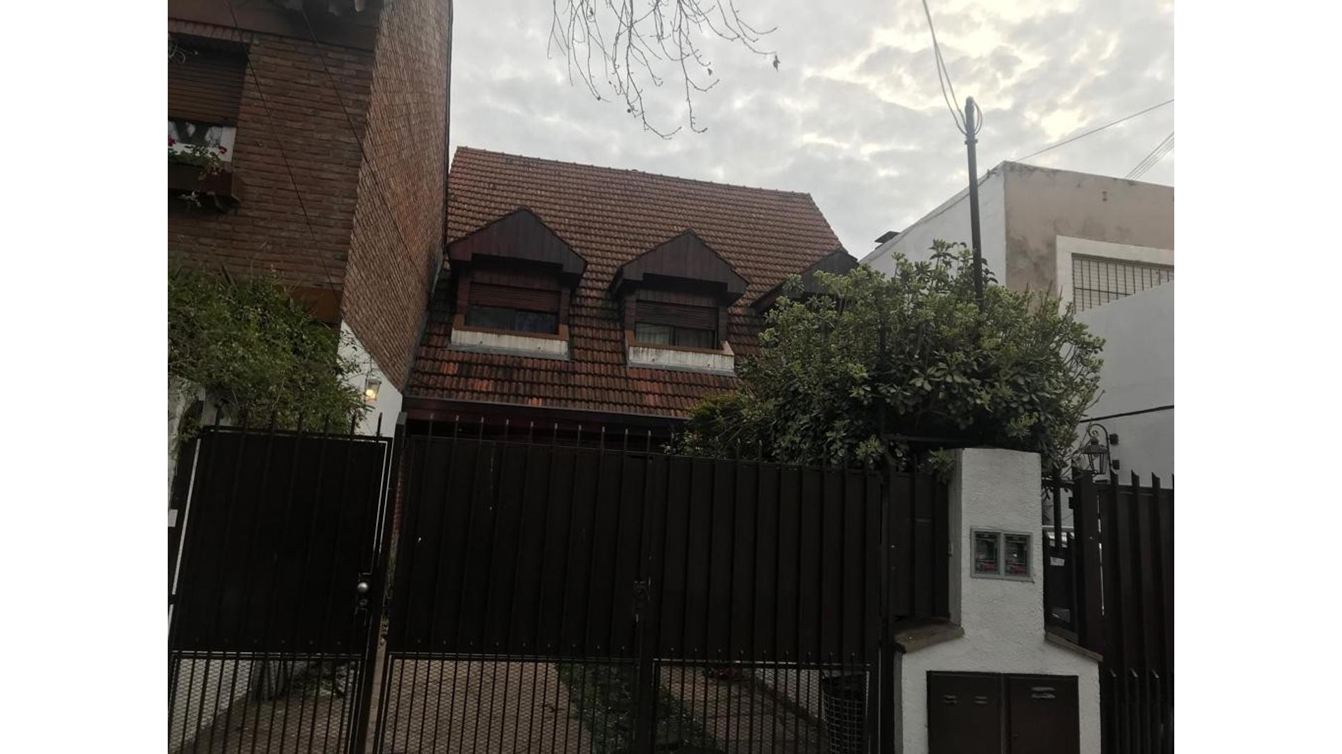 Duplex  3 pl c/av c/exc fdo libre coch imp