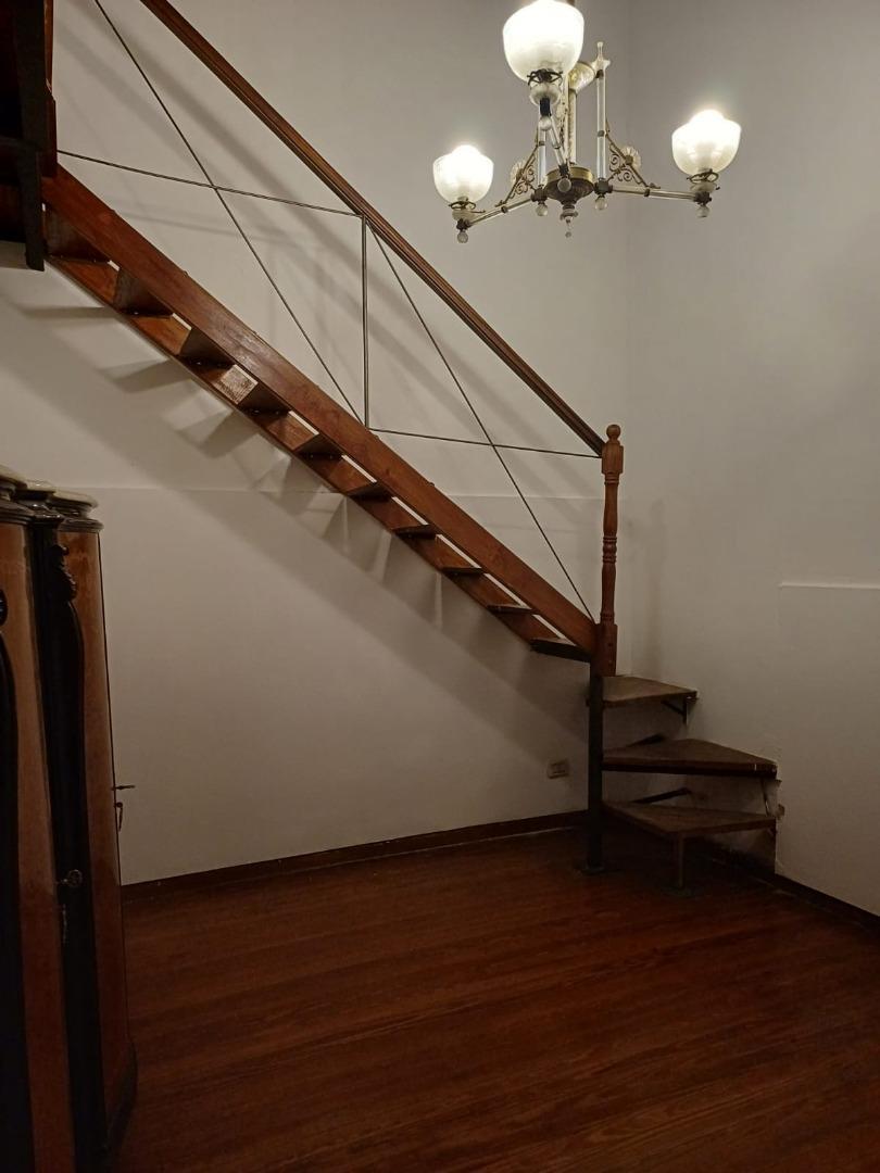 CASA DE PASILLO CON LOCAL