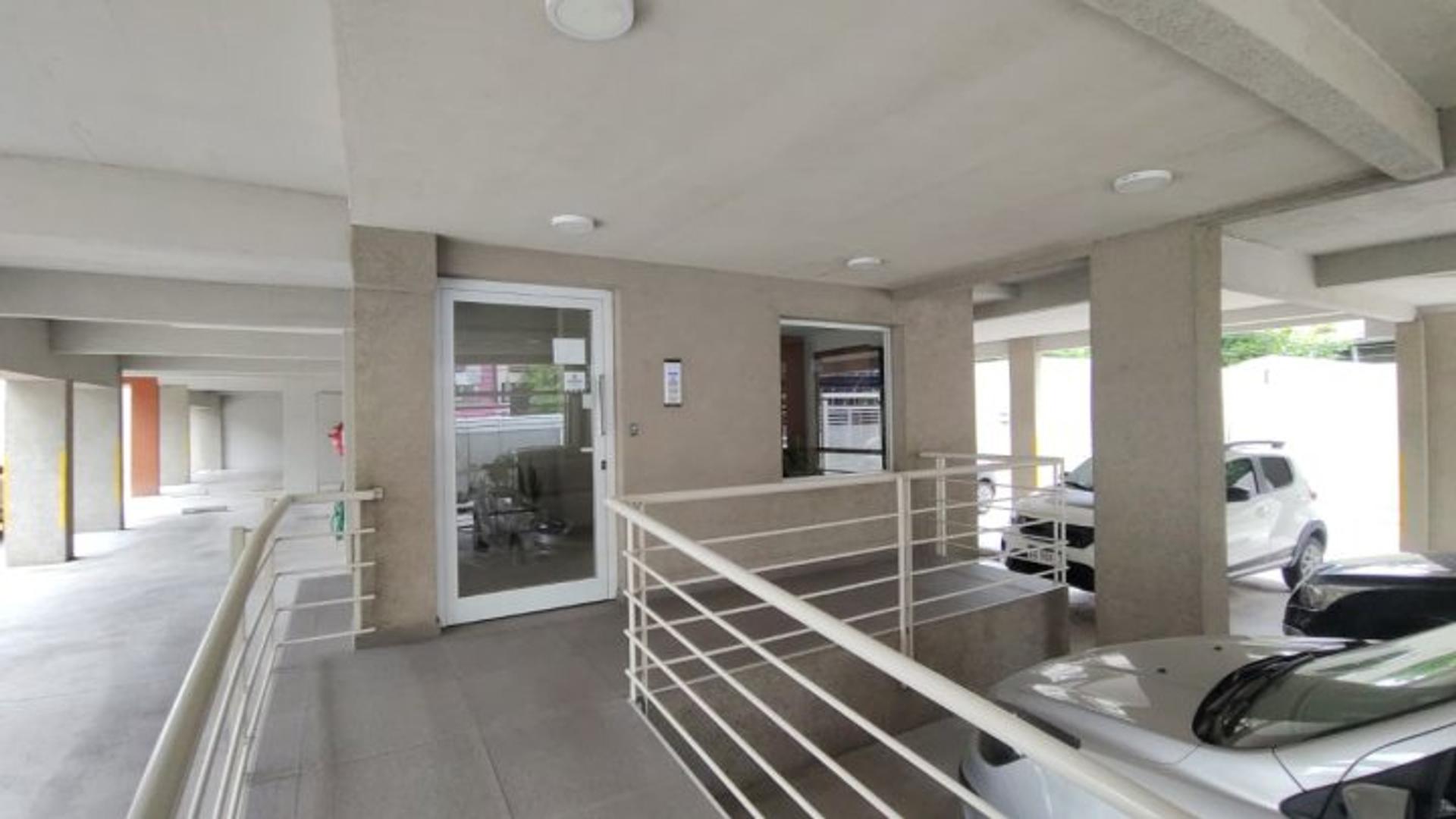 Machado 1120 , Piso 1