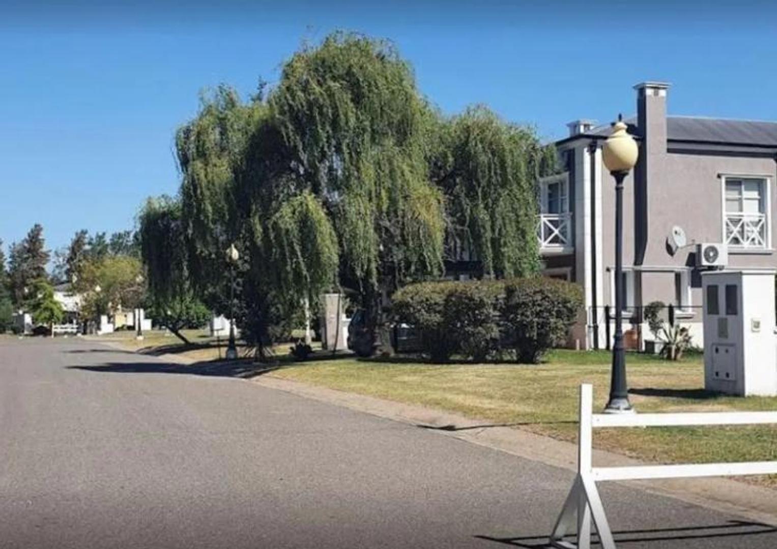 Hermoso Lote En Venta En Barrio Pilar Plaza, Pilar