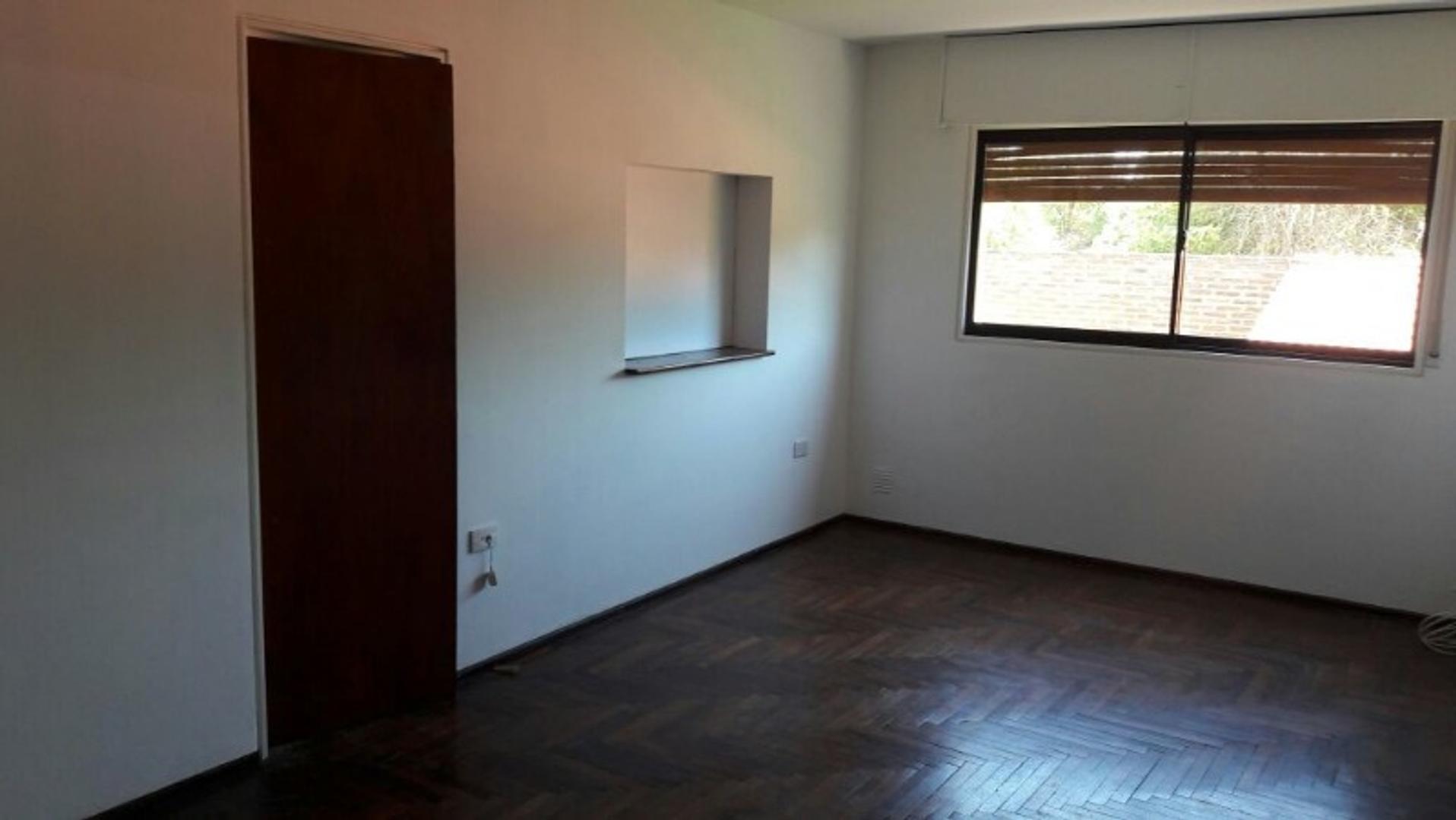 FRENTE AL JOCKEY - Departamento 3 Dorm. 2 Baños