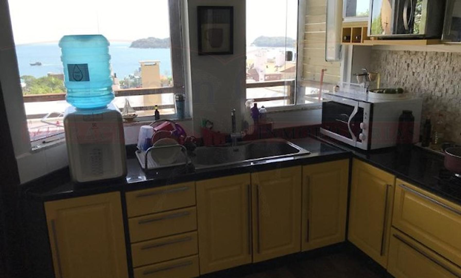 Rua Tubarão 246 , Piso 2