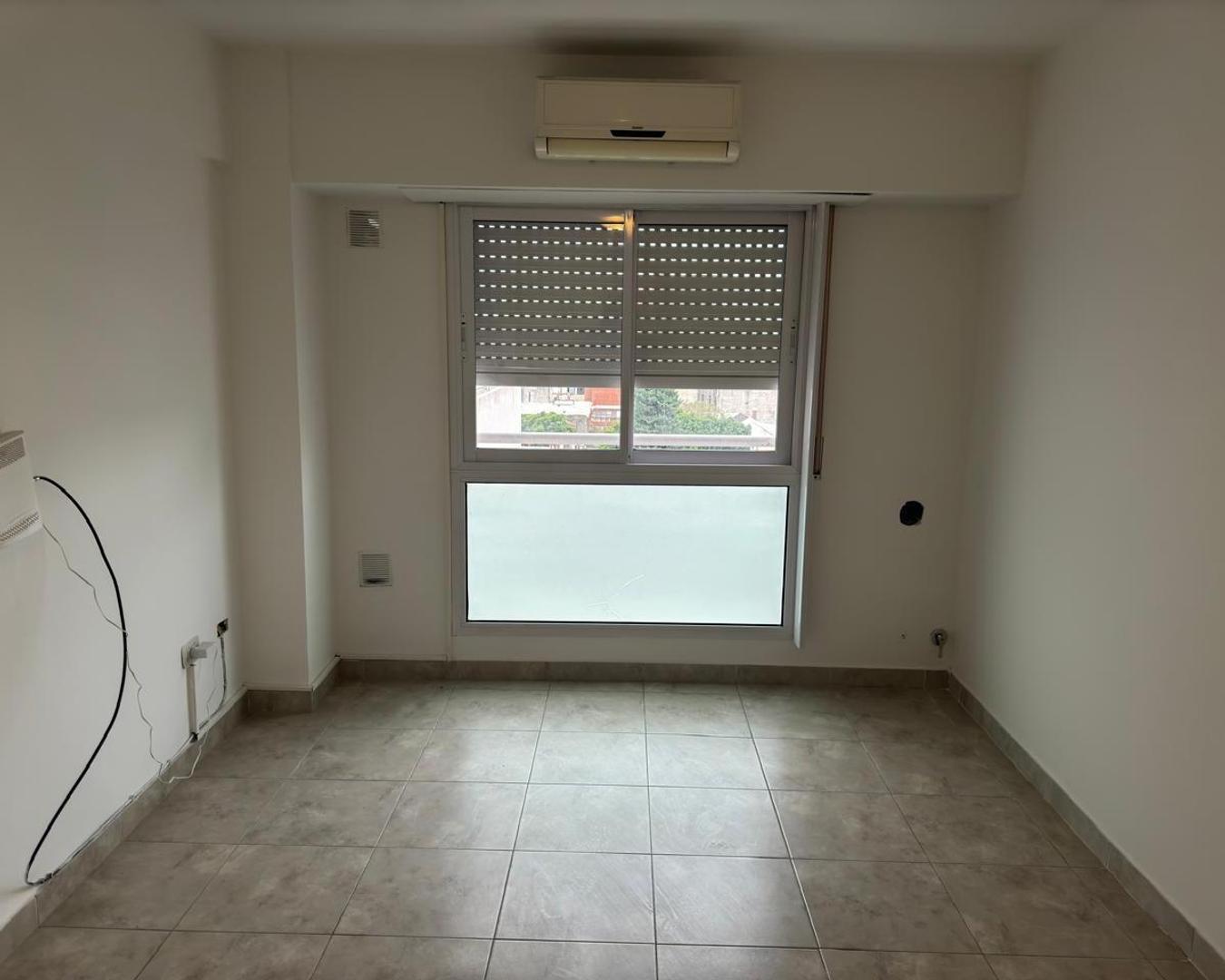 General Jose De San Martin 500, Piso 8