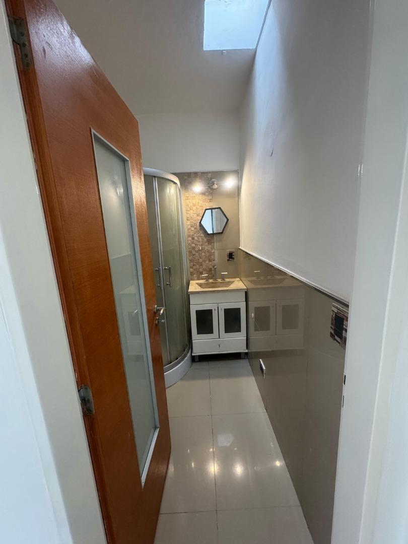 Casa 2 ambientes con 1 baño