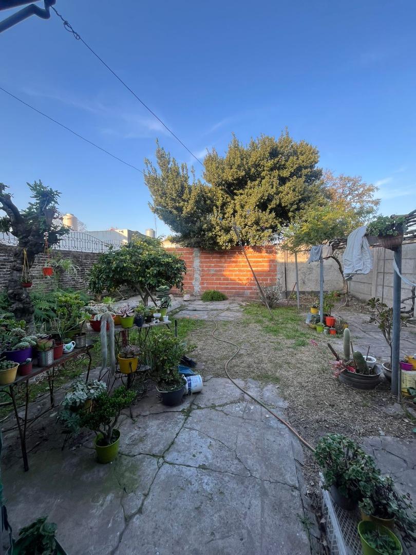 Casa en venta 3 ambientes Castelar Norte