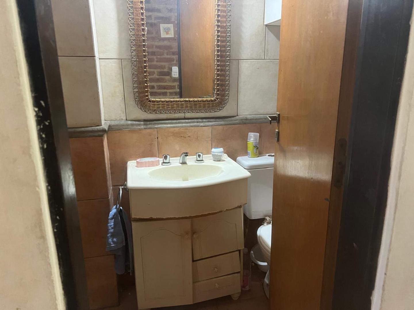 Depto Tipo Casa 4 ambientes con 2 baños