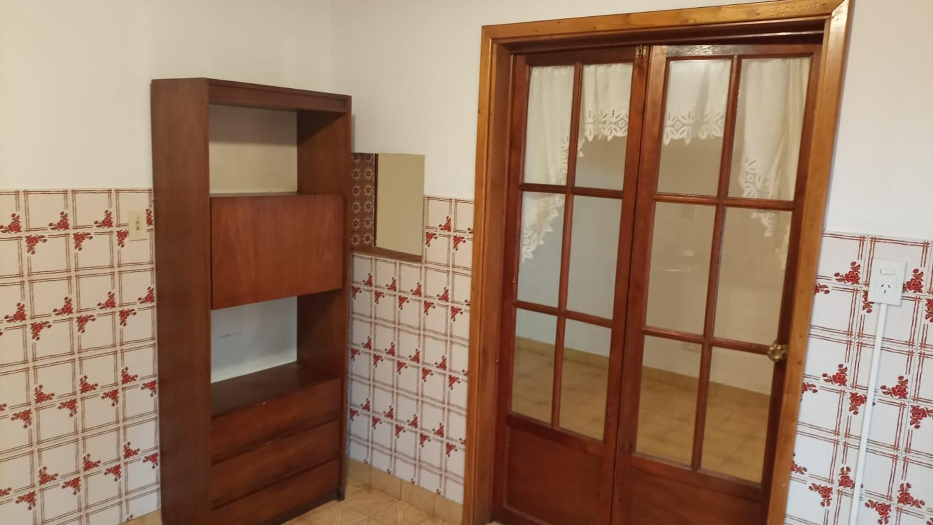 Depto Tipo Casa en Alquiler con 1 cocheras