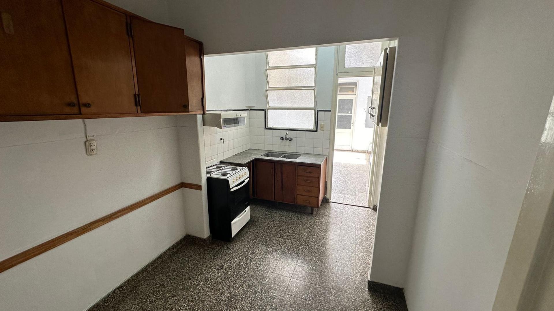 Casa 3 ambientes con 2 baños