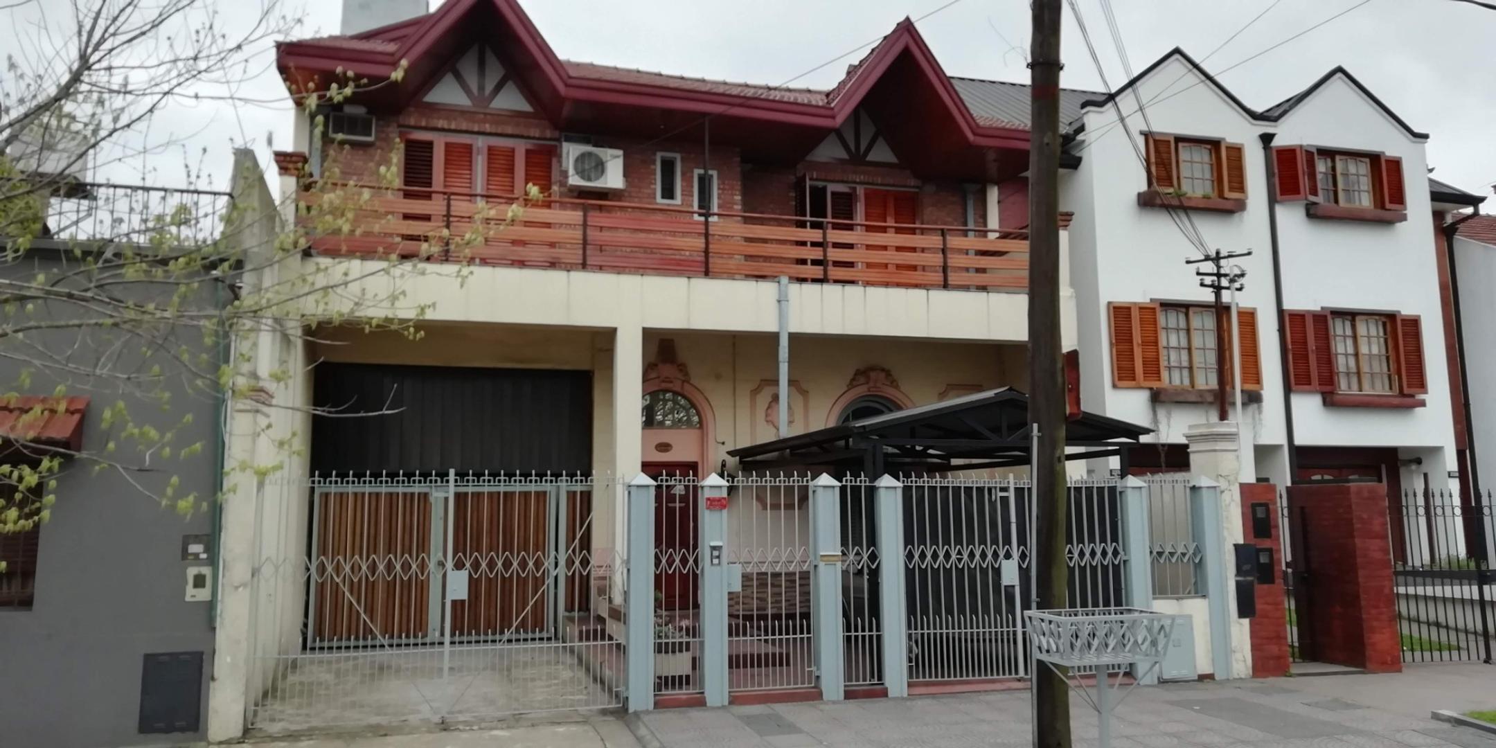 CHALET EN VENTA 4 AMBIENTES MARGARITA WEILD AL 2300, LANÚS E