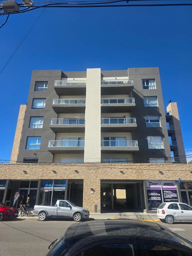 Departamento con balcón, fogon, cochera