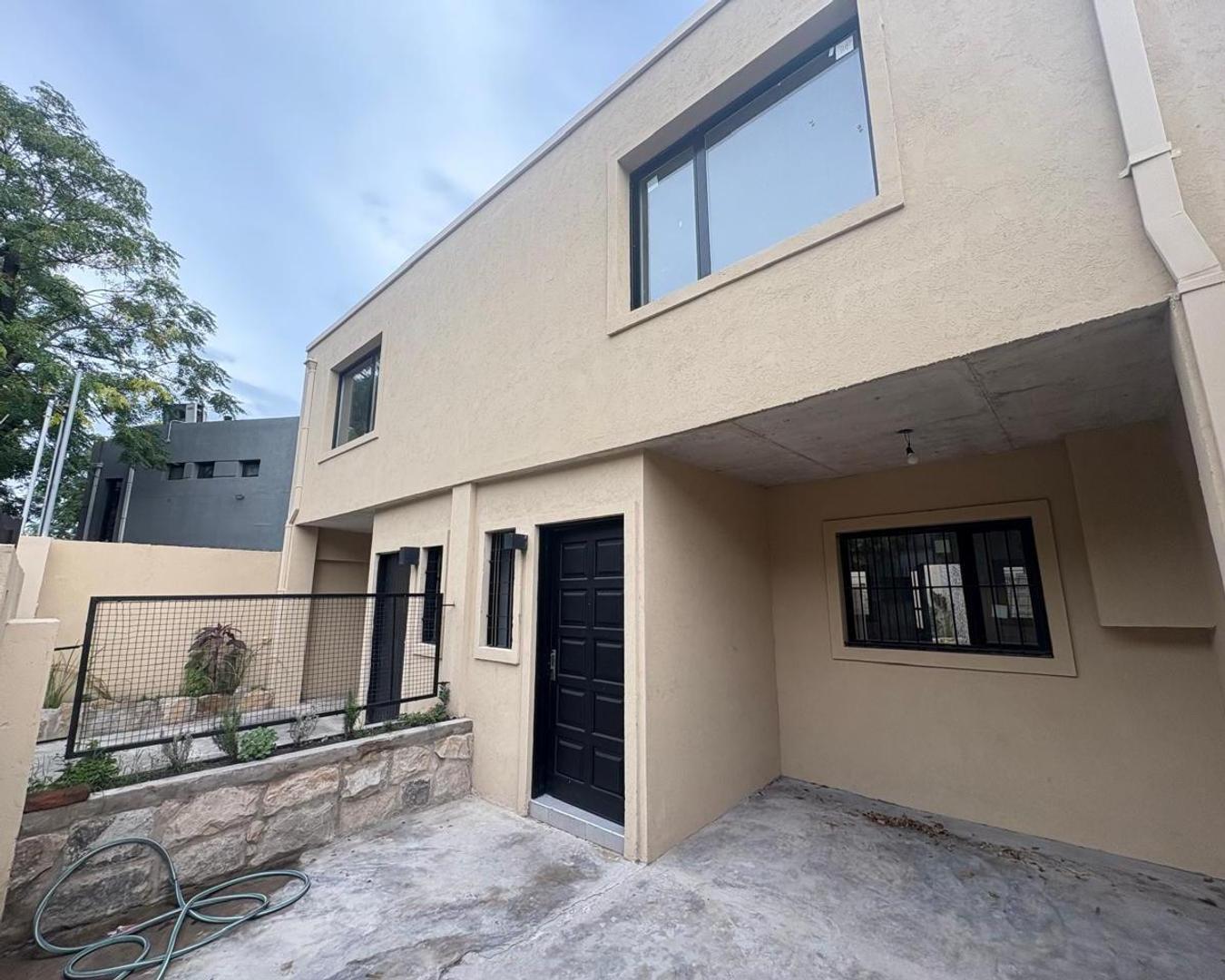 DUPLEX A ESTRENAR EN VENTA - Ituzaingó norte
