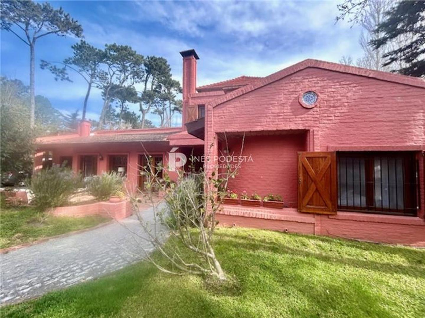 Casa en Alquiler de 4 dormitorios