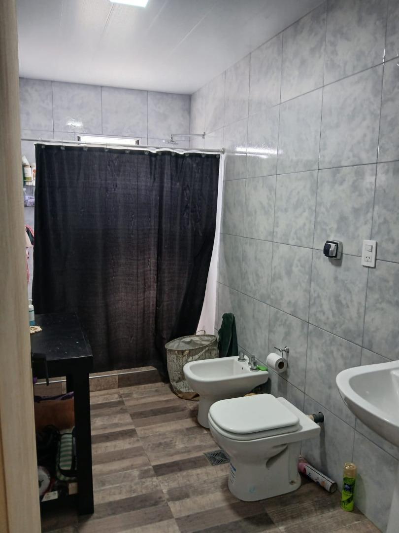 Casa 3 ambientes con 2 baños