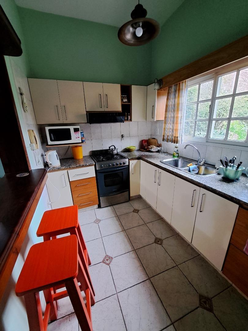 Venta Bernal Oeste. Chalet 5 amb mas depto 3 amb.