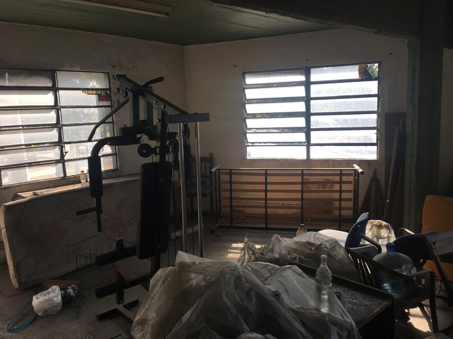 VENTA EN BLOQUE :: EDIFICIO :: LOCAL + 4 DEPTOS + DEPOSITO :