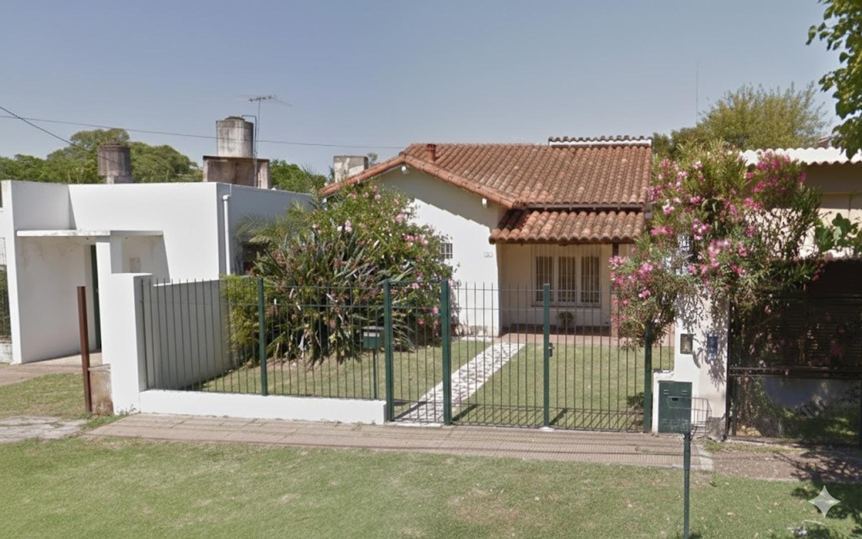 Casa 3 ambientes- Ituzaingó Sur