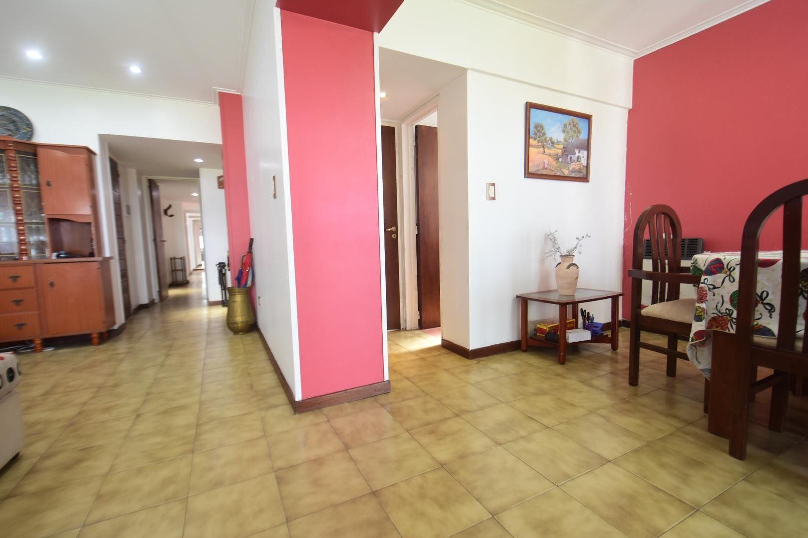 Departamento 5 ambientes con 4 baños